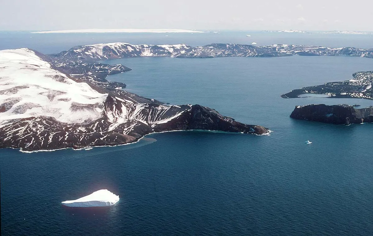 Descubren una nueva especie de microorganismo extremo en un volcan de la Antartida 1