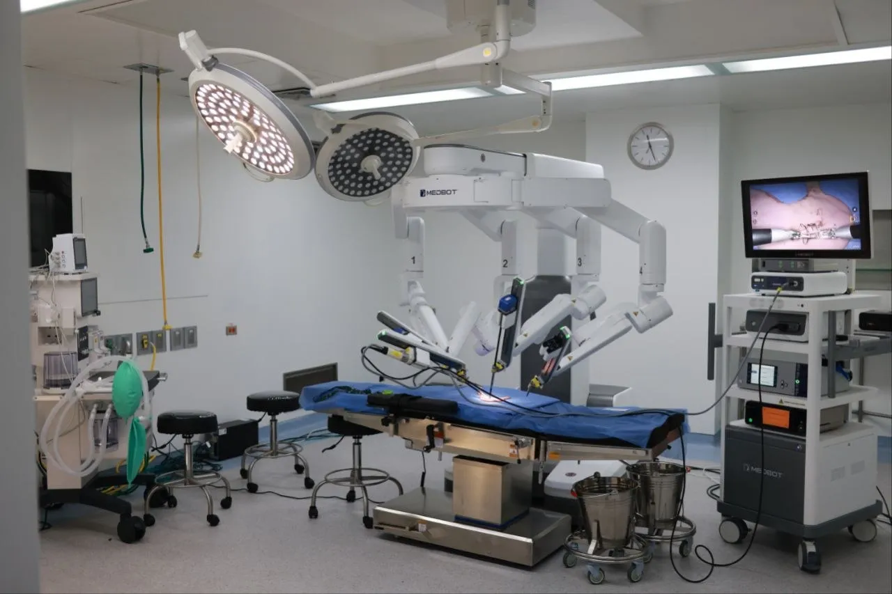 Quirofano robotico automatizado pone a la vanguardia tecnologica al Hospital Universitario de Caracas 2