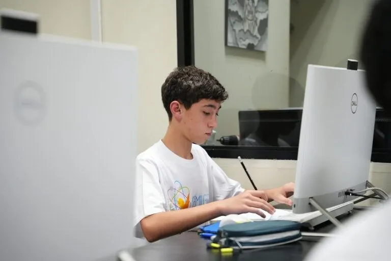 Semilleros Científicos participan en la Gran Final de la Olimpiada Mobius 2026 6 Semilleros Cientificos participan en la Gran Final de la Olimpiada Mobius 2026 5
