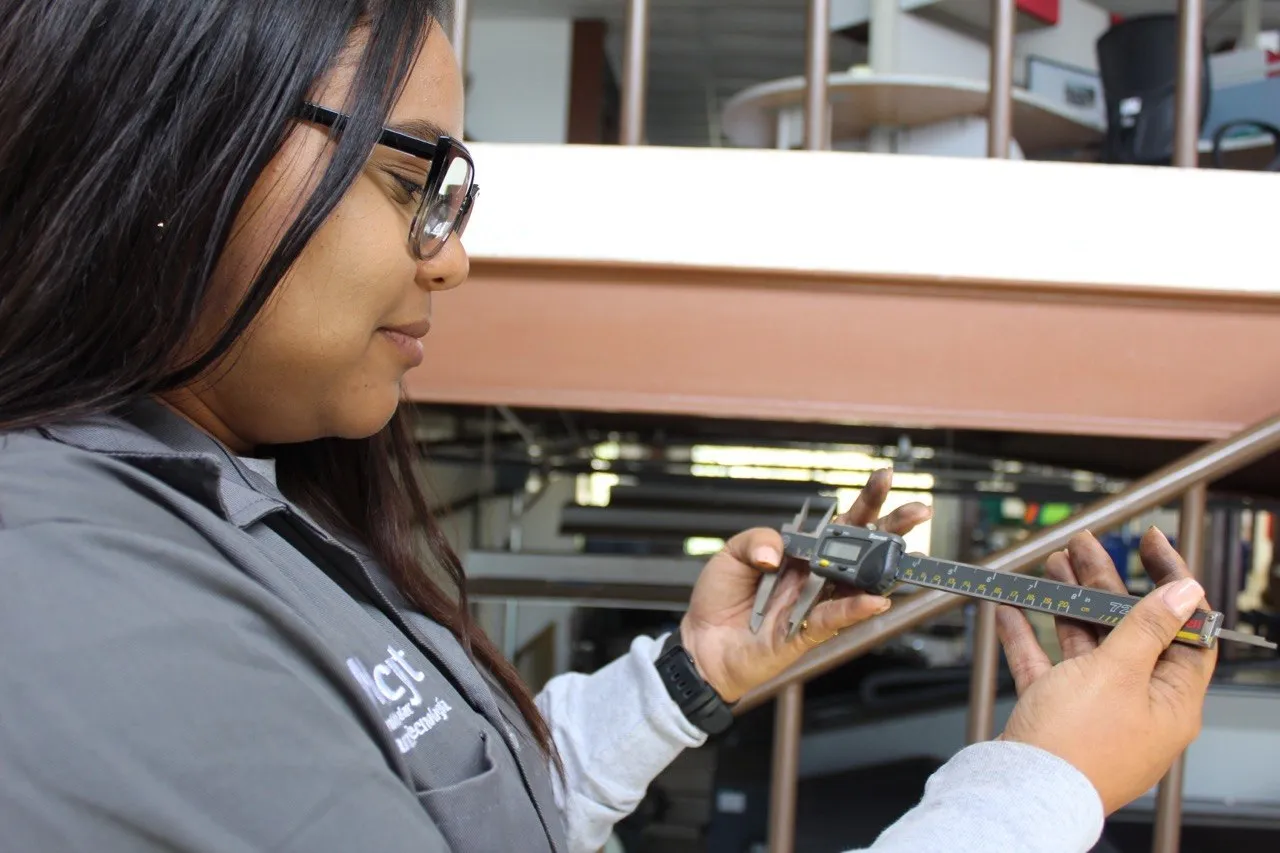 Instituto de Ingeniería celebra su 46.° aniversario honrando a su clase trabajadora y sembrando Con-Ciencia 8 photo 2026 06 01 11 21 23 11zon